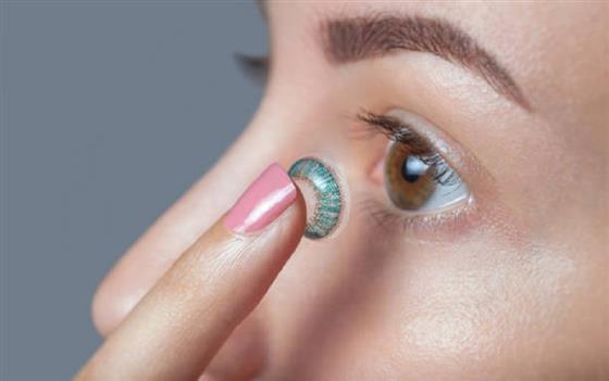 Glamour in a Blink: Elevate Your Look with the Right Color Contact Lens Choice