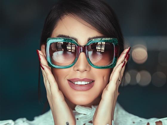 Stylish Women's Glasses Trends 2023 